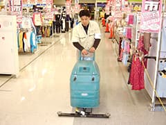 フロアメンテナンス